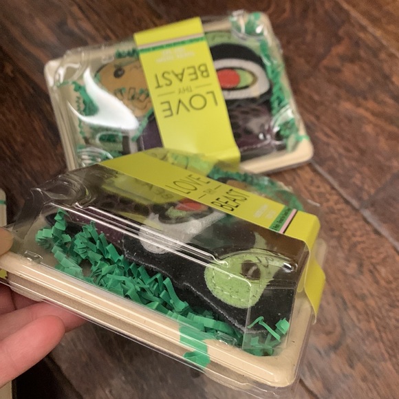 LoveThyBeast 3-Piece Sushi Suede Squeaker Toy Set in Multi at Nordstrom 🤩 C5 - Picture 6 of 11